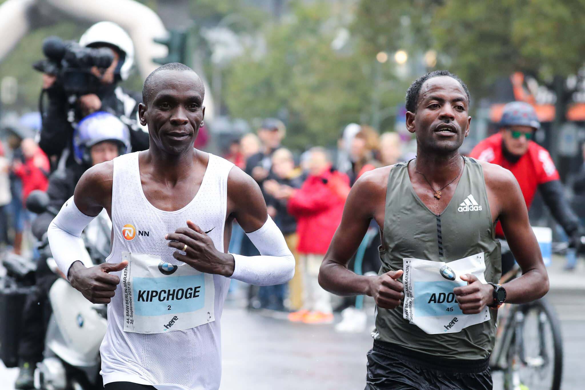 Kipchoge Adola H12 Berlin17 scaled